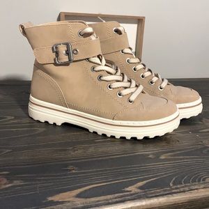 Women’s boots